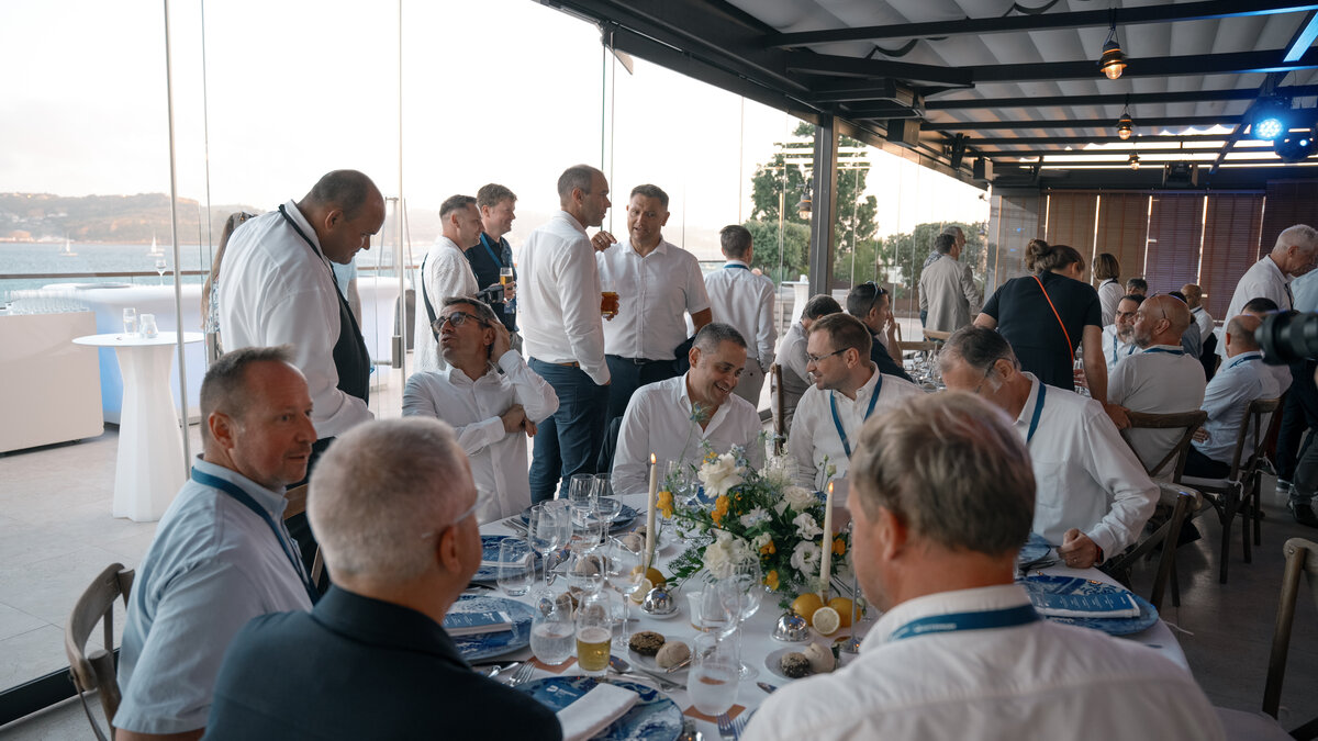 Jantar e networking dos líderes Actemium junto ao Tejo durante os Directors' Days, Lisboa