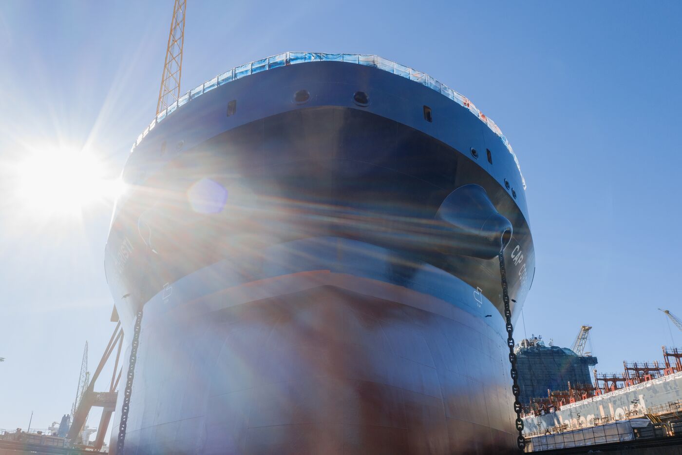 Bulbous bow fitted to the ship's bow in dry dock during the retrofit at Lisnave, Setúbal