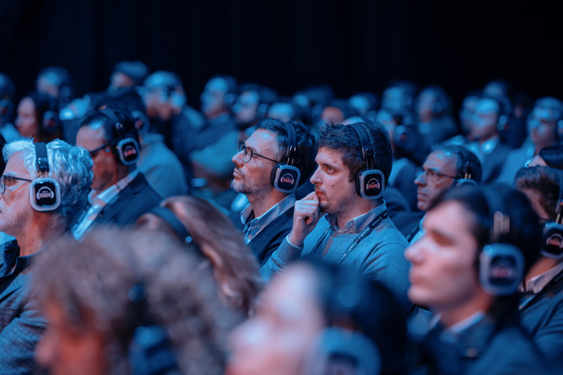 Networking and exhibition area of the Microsoft AI Tour at Pavilhão Carlos Lopes, Lisbon