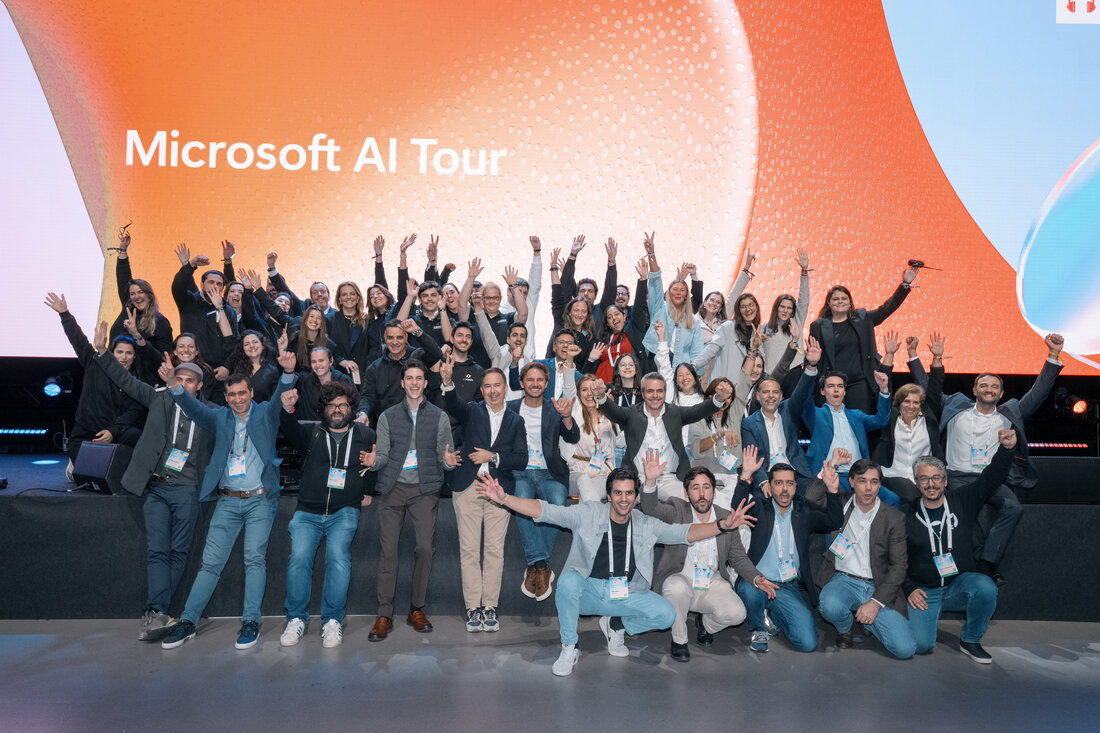 Presentation on stage at the Microsoft AI Tour Lisbon at Pavilhão Carlos Lopes