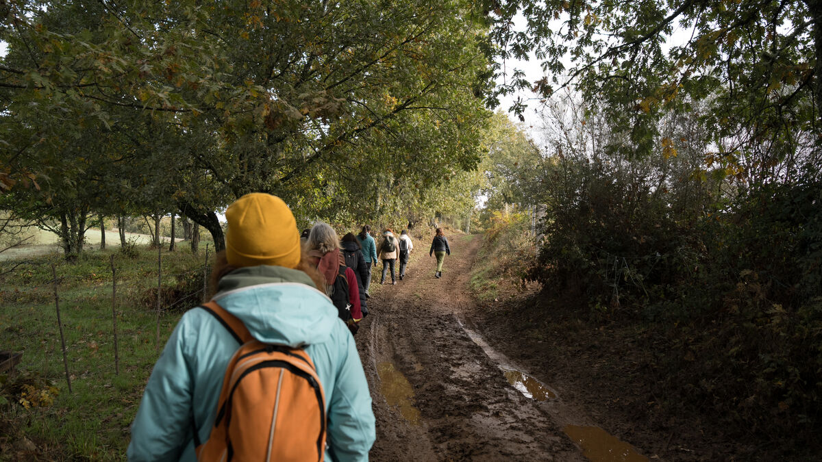 Participant on a nature trail during the Naturcôa photo walk, Sabugal