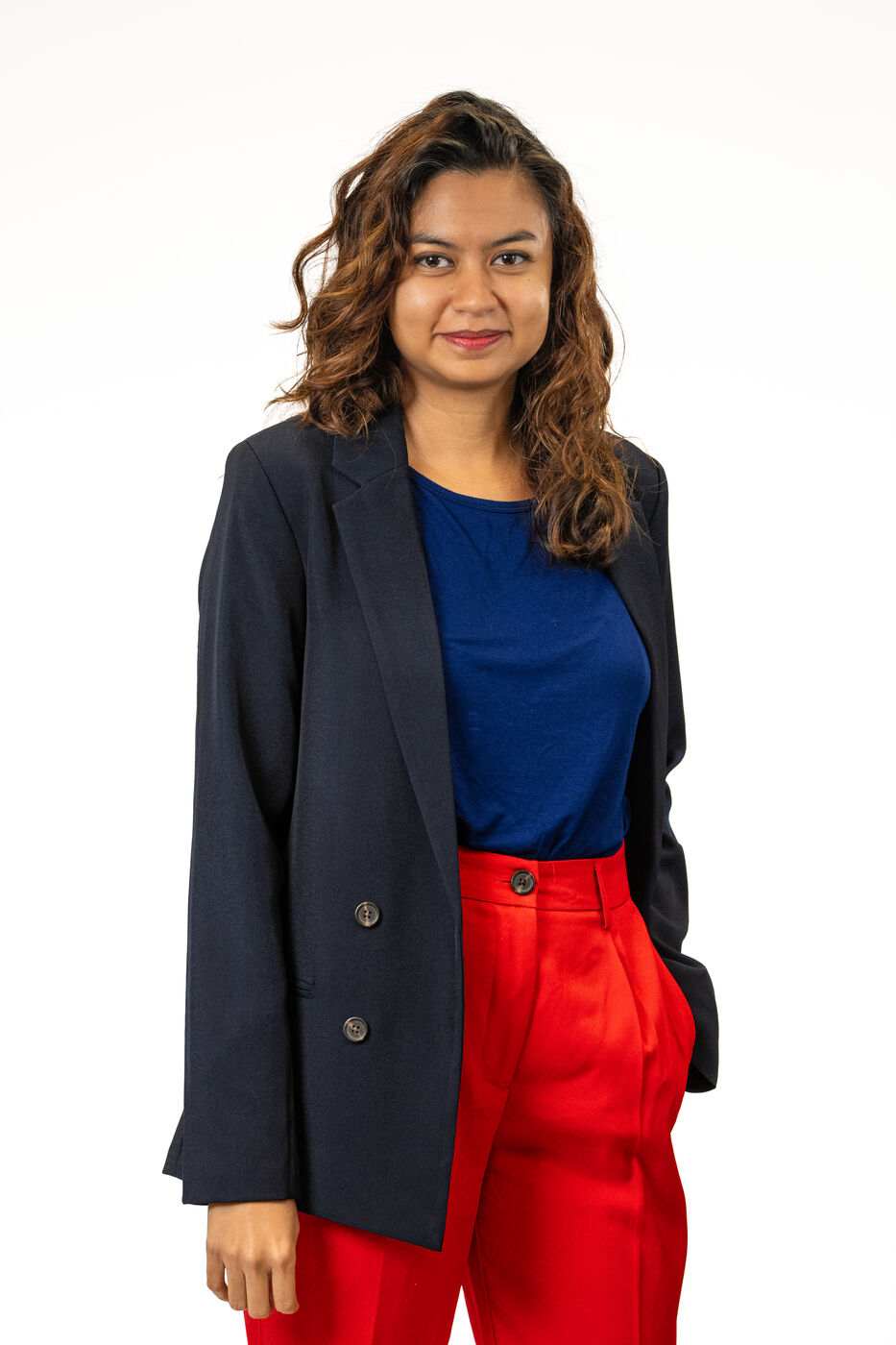 Retrato corporativo com fundo vermelho, fotografia de equipa Noesis