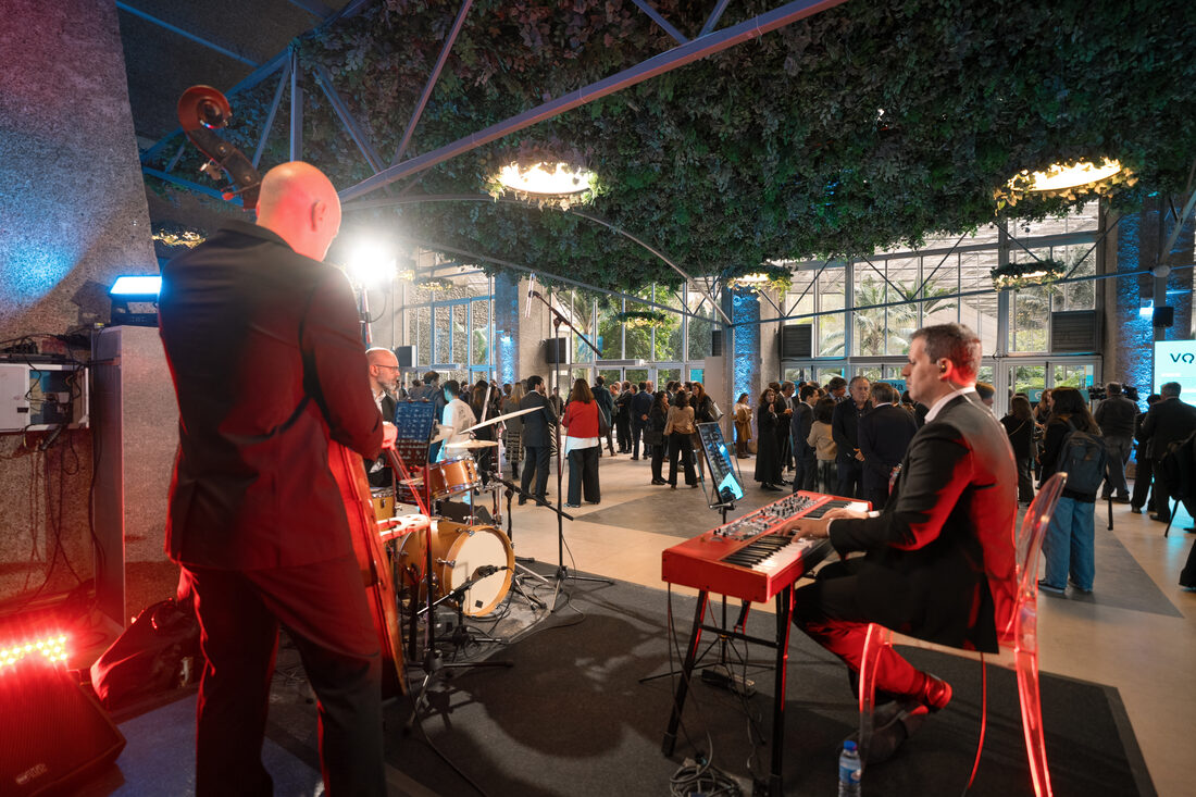 Banda ao vivo na cerimónia de lançamento do sistema Volta na Estufa Fria, Lisboa